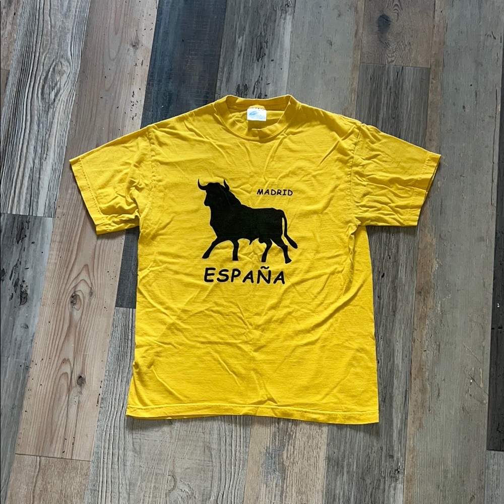 Madrid España Yellow Graphic T-Shirt Size: Small (Unisex) - Picture 1 of 14